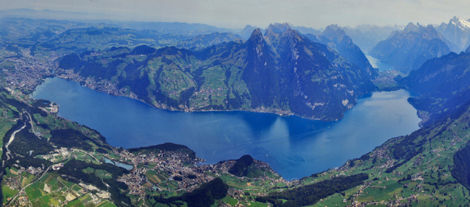 因特拉肯 坐拥瑞士最美自然景观