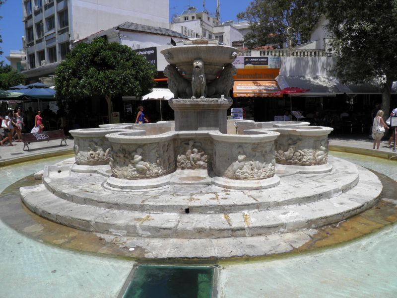 莫罗西尼喷泉