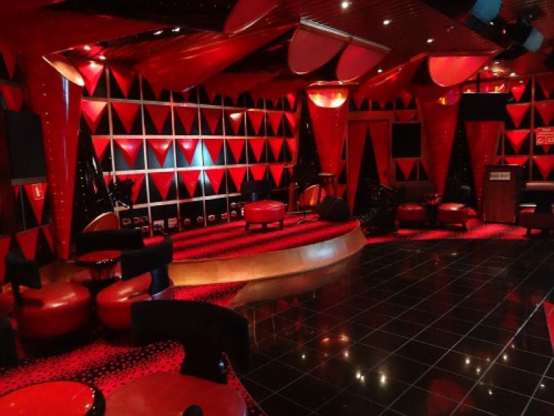 Black & Red Seas Jazz Lounge