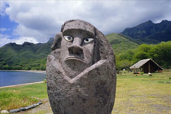努库希瓦岛 拥有众多仿佛来处外空的奇怪雕像